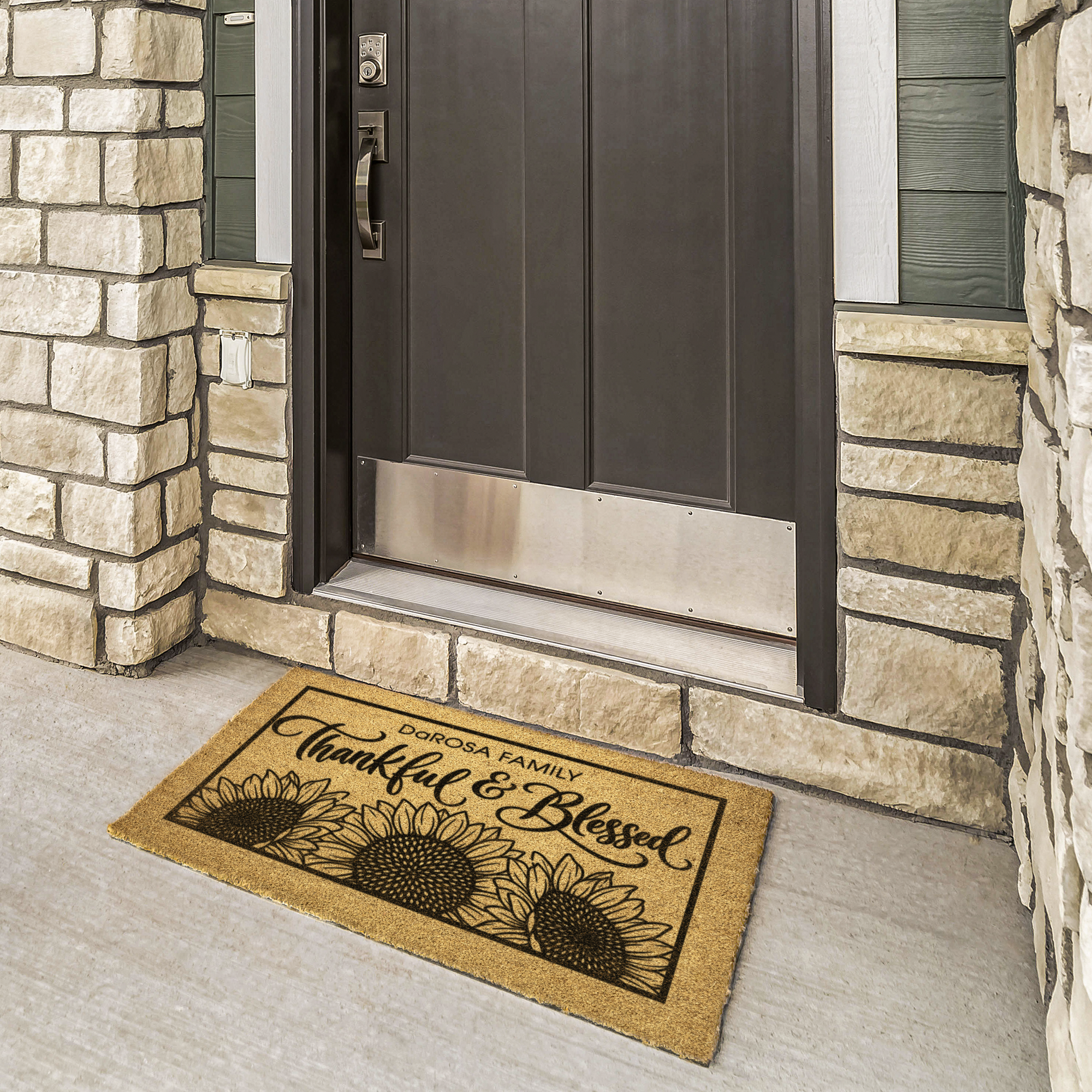 Laurie_Derosa_Outdoor_Mat_Lifestyle_02_Mockup.png_16068144