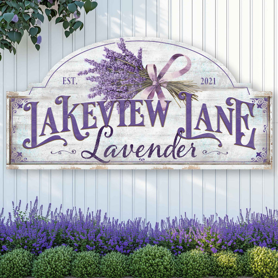 business signs for farms and businesses on metal but designed to look like wood.